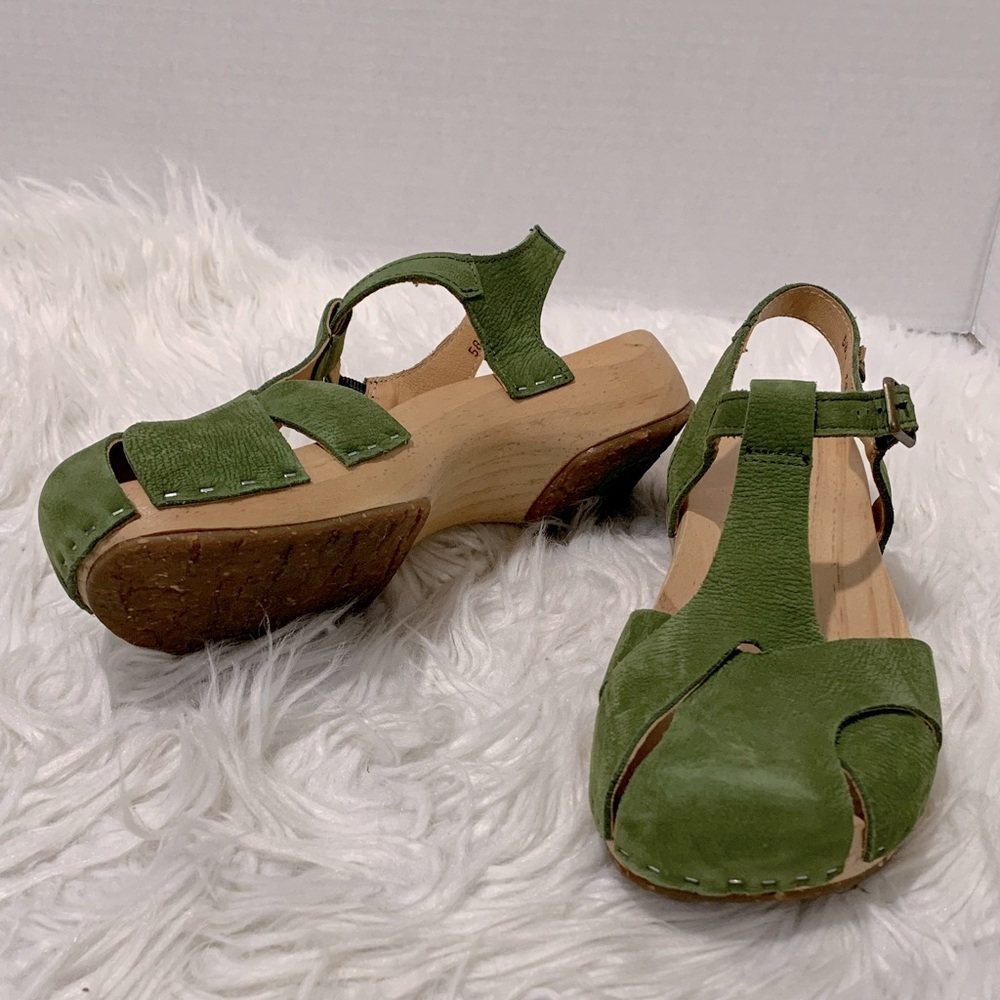 Green Leather Women's Sandals